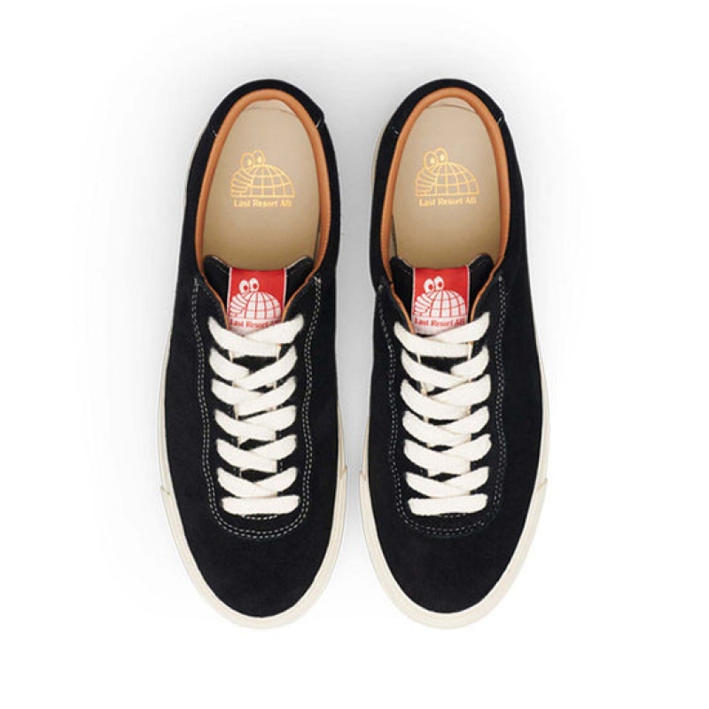 Black / White Men's Last Resort AB VM001 Lo Suede Skate Shoes | Canada-0187529
